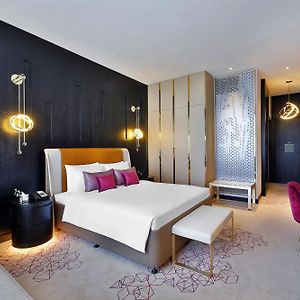 Habitación Familiar Comunicada con 2 Camas Individuales